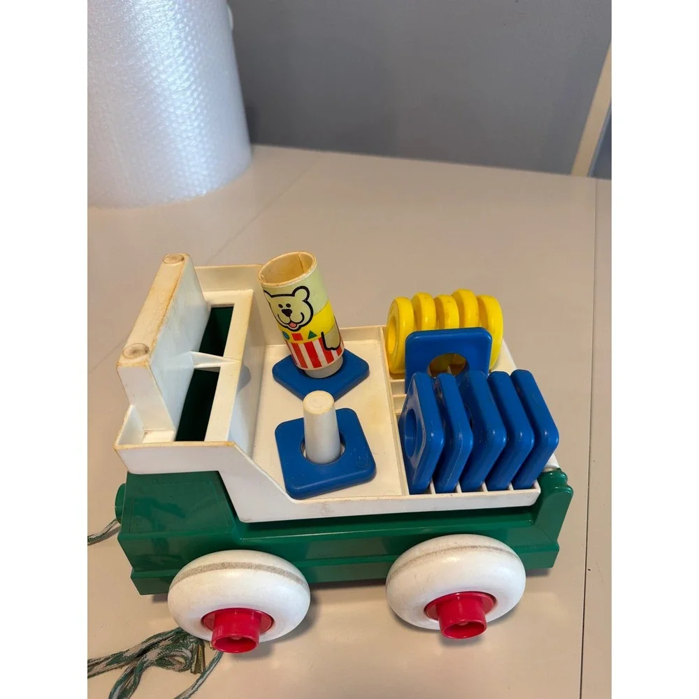 Vintage Johnson & Johnson Pull Truck Toy‎ Stacking Rings Shapes Green White